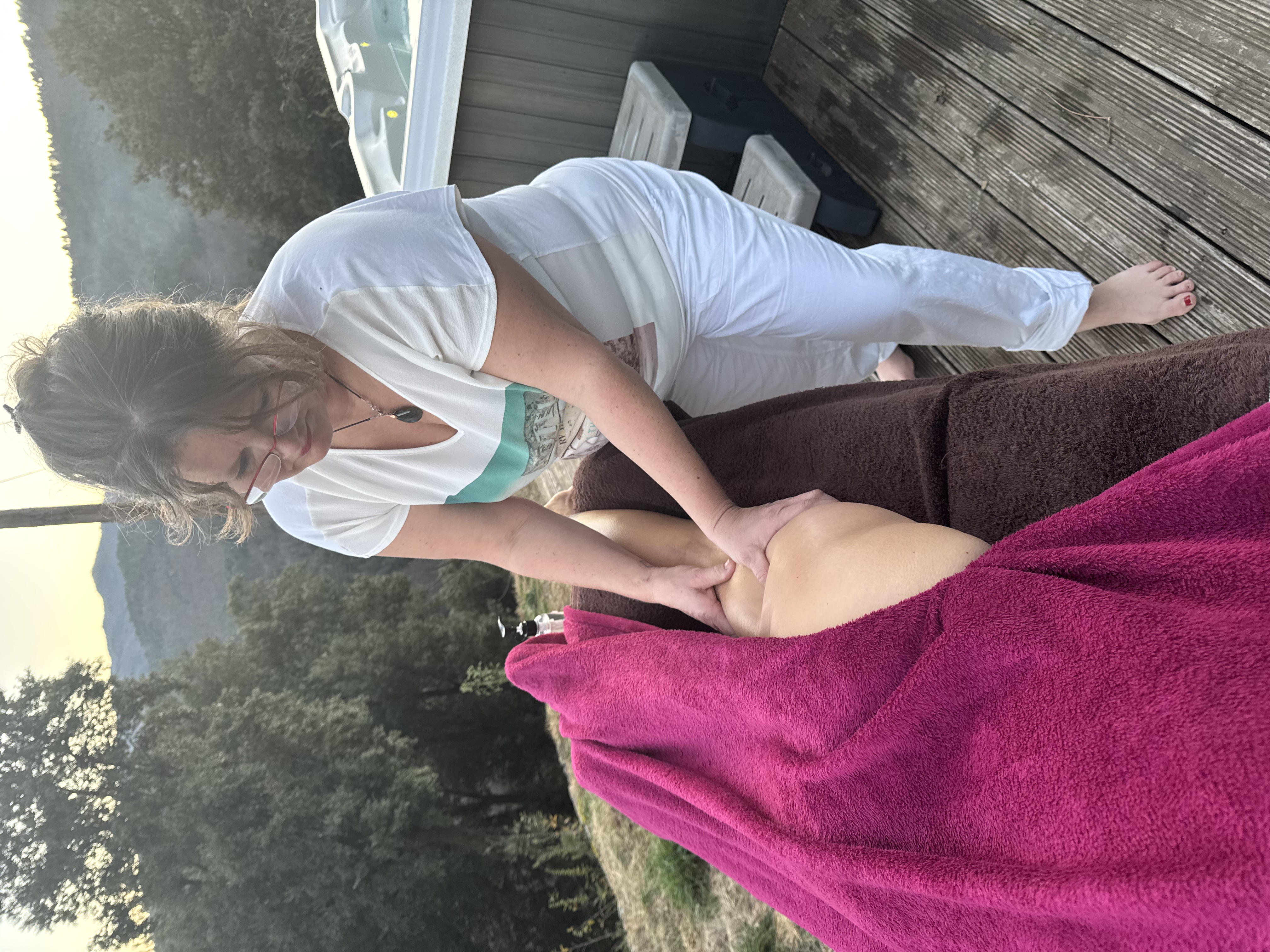 Angélique Pruvost - Massage en extérieur dans un cadre naturel